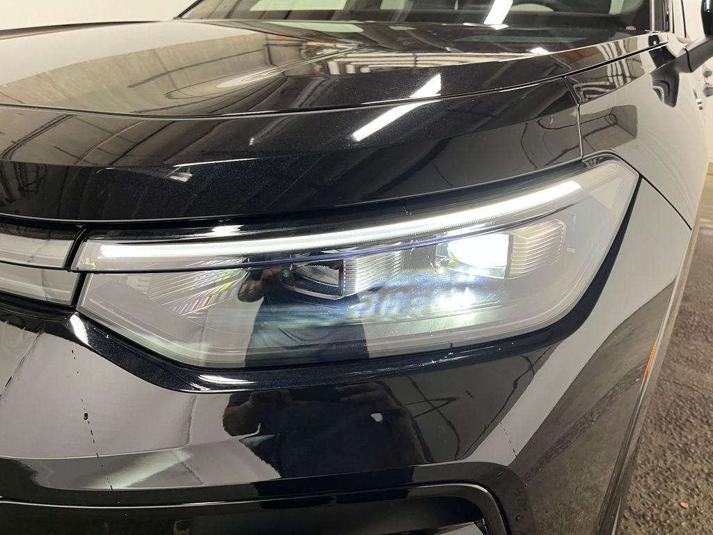 2026 Volkswagen Tiguan SE R-LINE BLACK - Photo 9