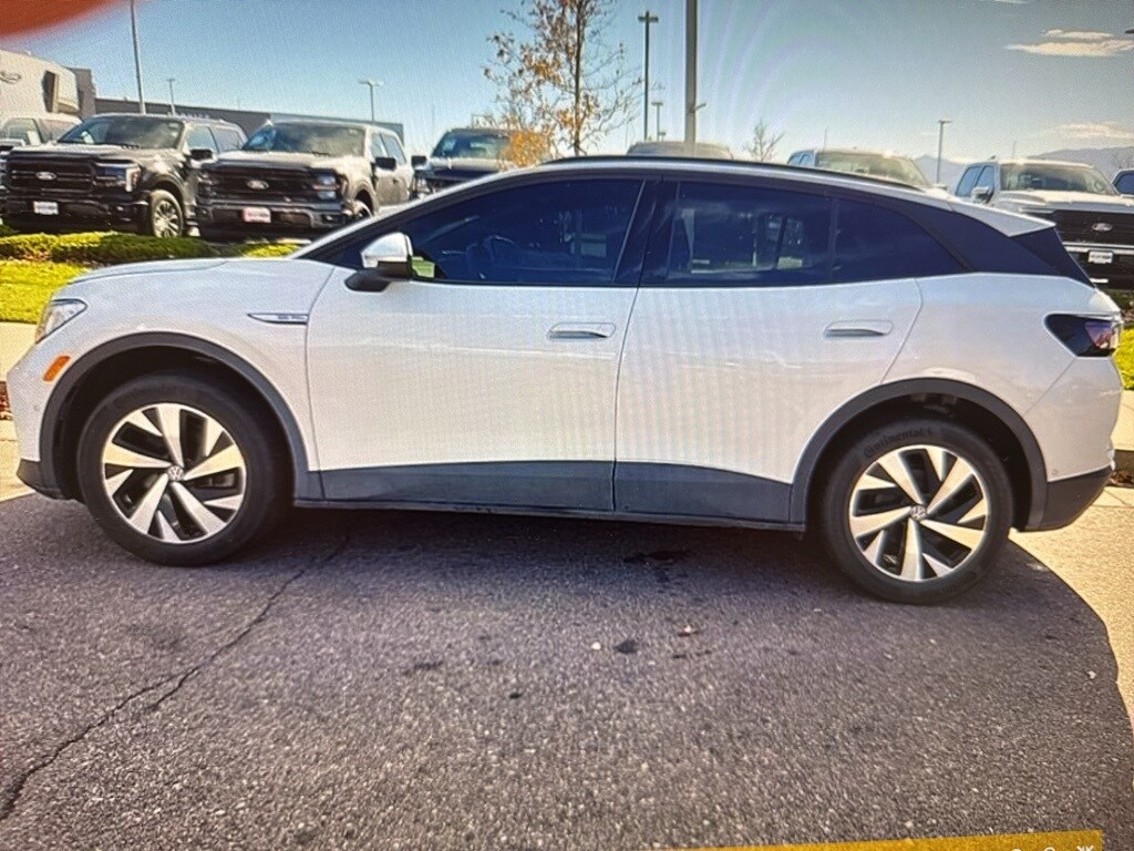 2023 Volkswagen ID.4 Pro photo 4