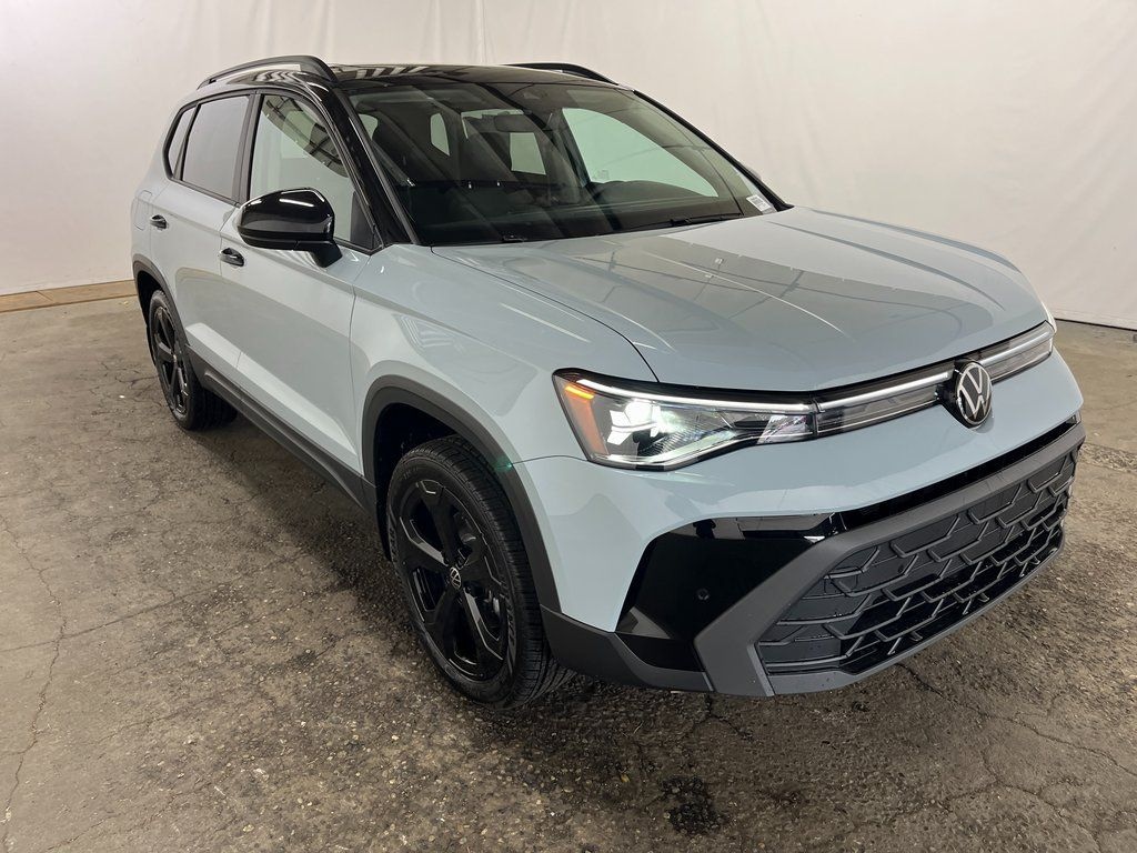 New 2026 Volkswagen Taos 1.5T SE Black SUV