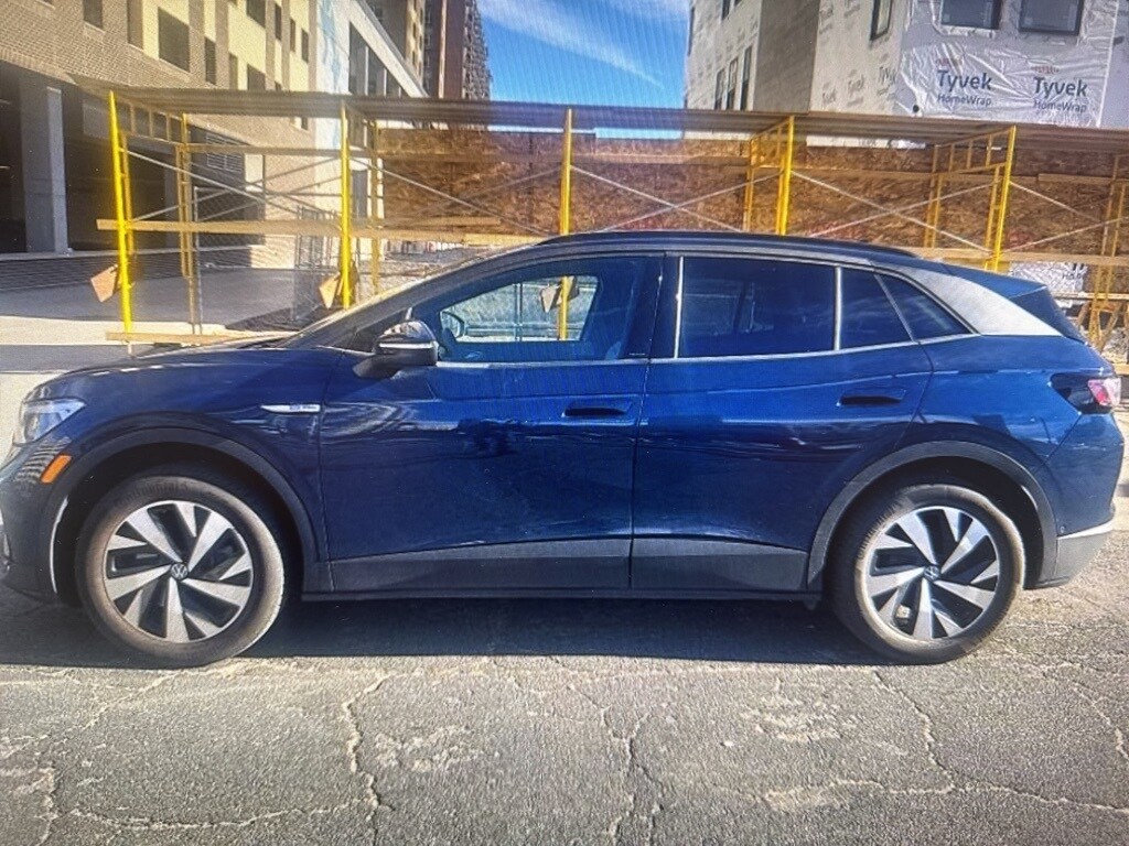 2023 Volkswagen ID.4 Pro photo 3