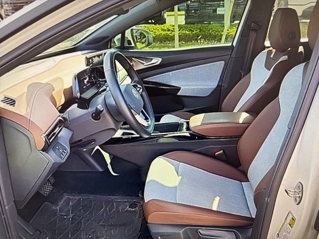 2023 Volkswagen ID.4 Pro photo 3
