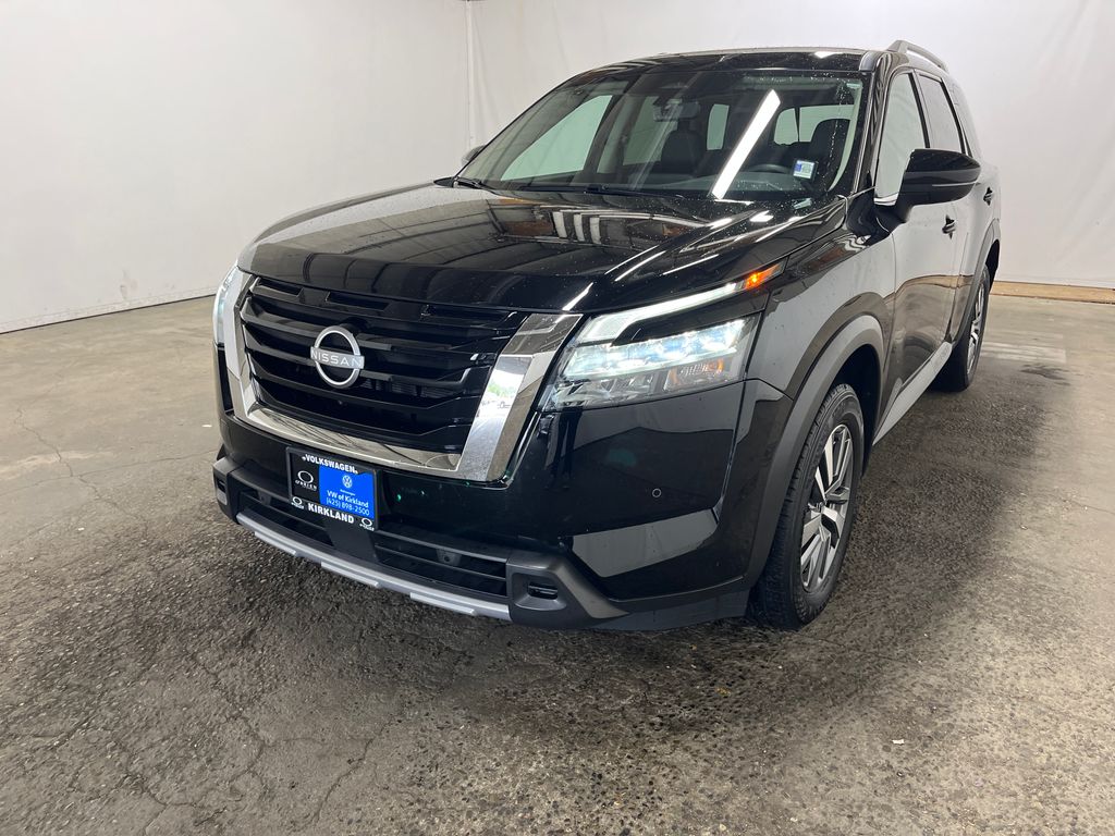2025 Nissan Pathfinder SL 4WD's photo