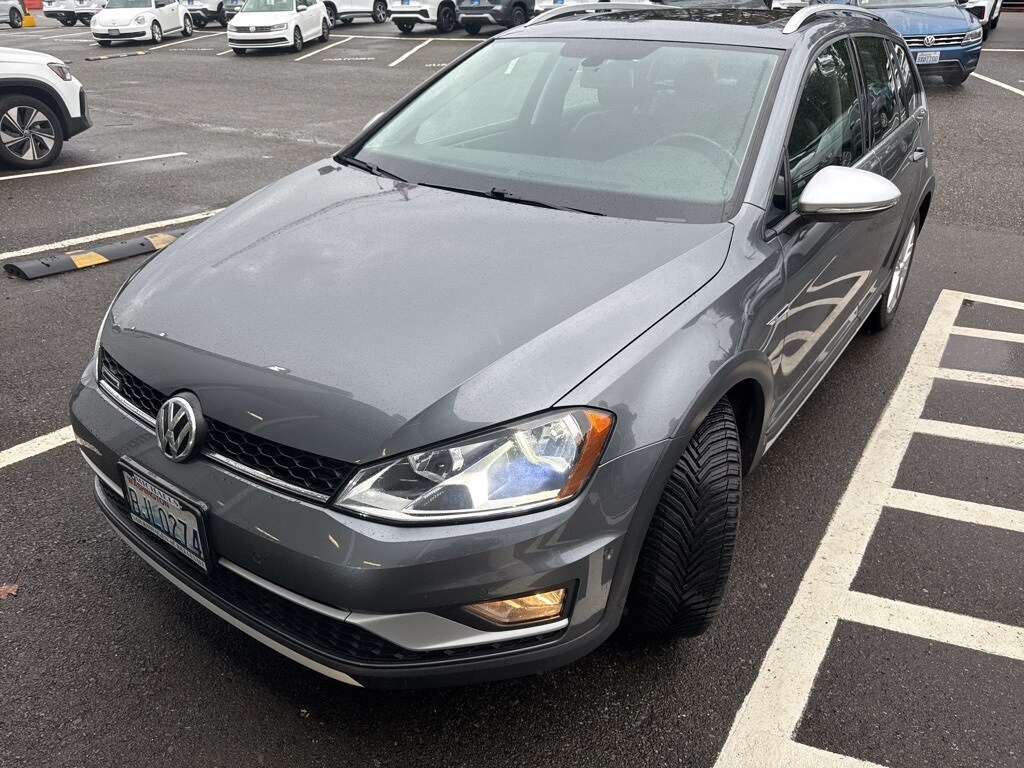 Used 2017 Volkswagen Golf Alltrack TSI SE Wagon