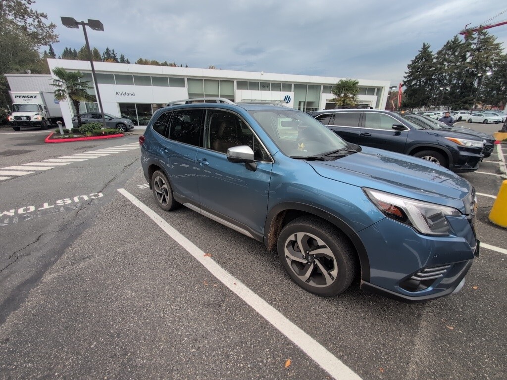 2022 Subaru Forester Touring photo 2