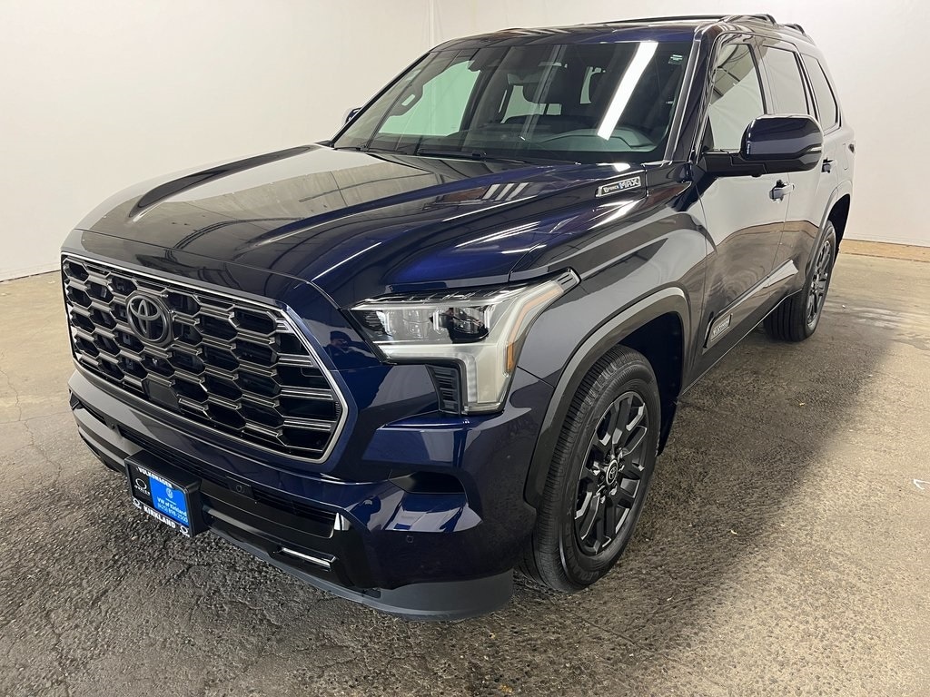 2024 Toyota Sequoia Platinum's photo