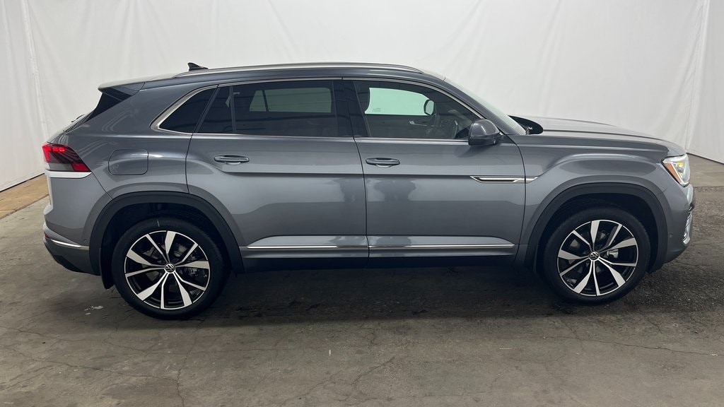 New 2025 Volkswagen Atlas Cross Sport 2.0T SEL Premium R-Line AWD SUV