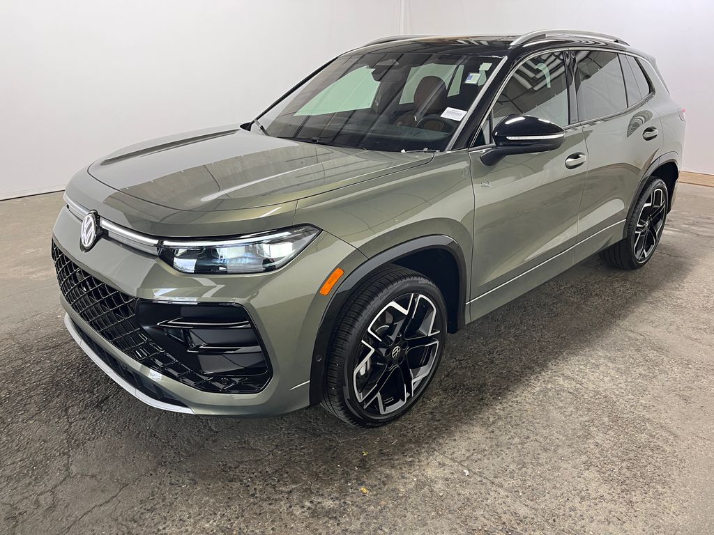 2025 Volkswagen Tiguan 2.0T SEL R-Line 4Motion's photo