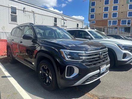 2025 Volkswagen Atlas 2.0T Peak Edition SUV