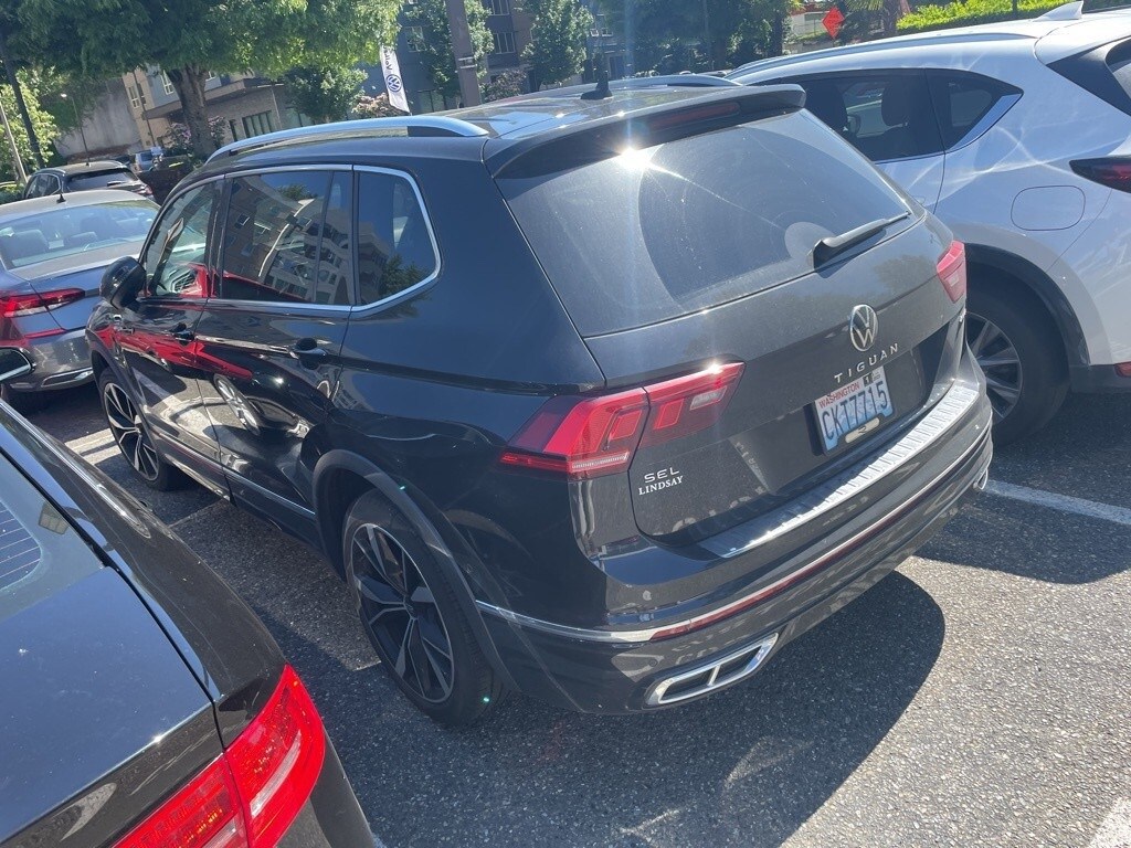 2022 Volkswagen Tiguan SEL Premium R-Line photo 3