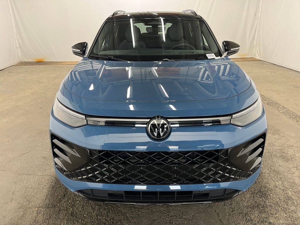 New 2026 Volkswagen Tiguan 2.0T SE R-Line Black SUV