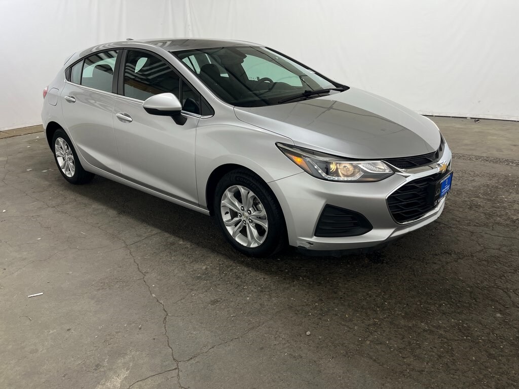 2019 Chevrolet Cruze LT photo 3