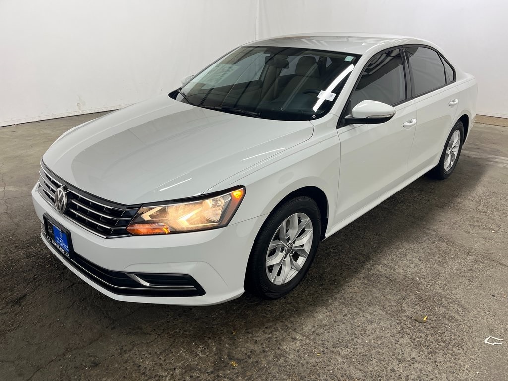 2018 Volkswagen Passat S