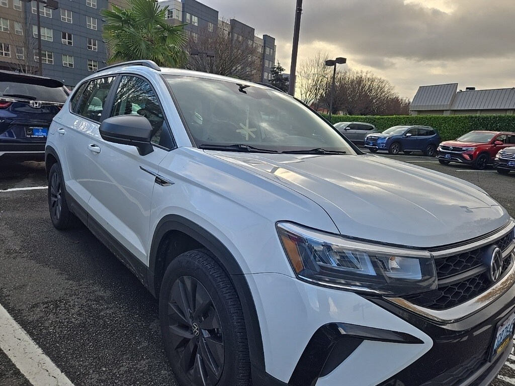 2022 Volkswagen Taos S photo 4