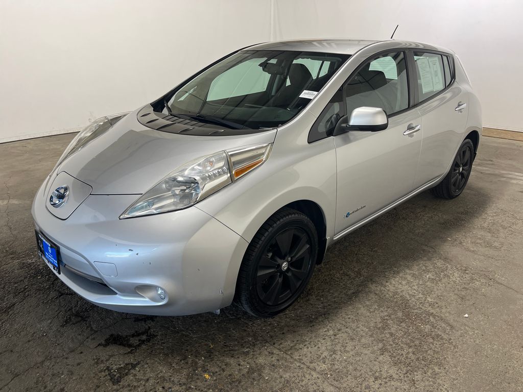 2015 Nissan Leaf SV's photo