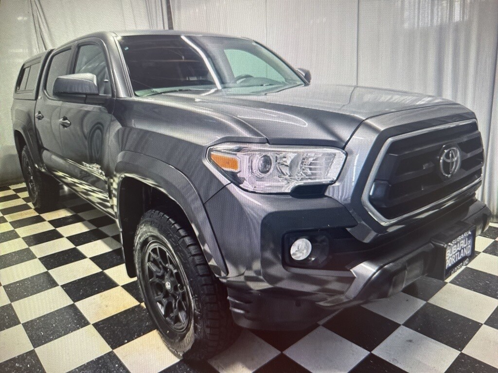2022 Toyota Tacoma SR5 V6 photo 2