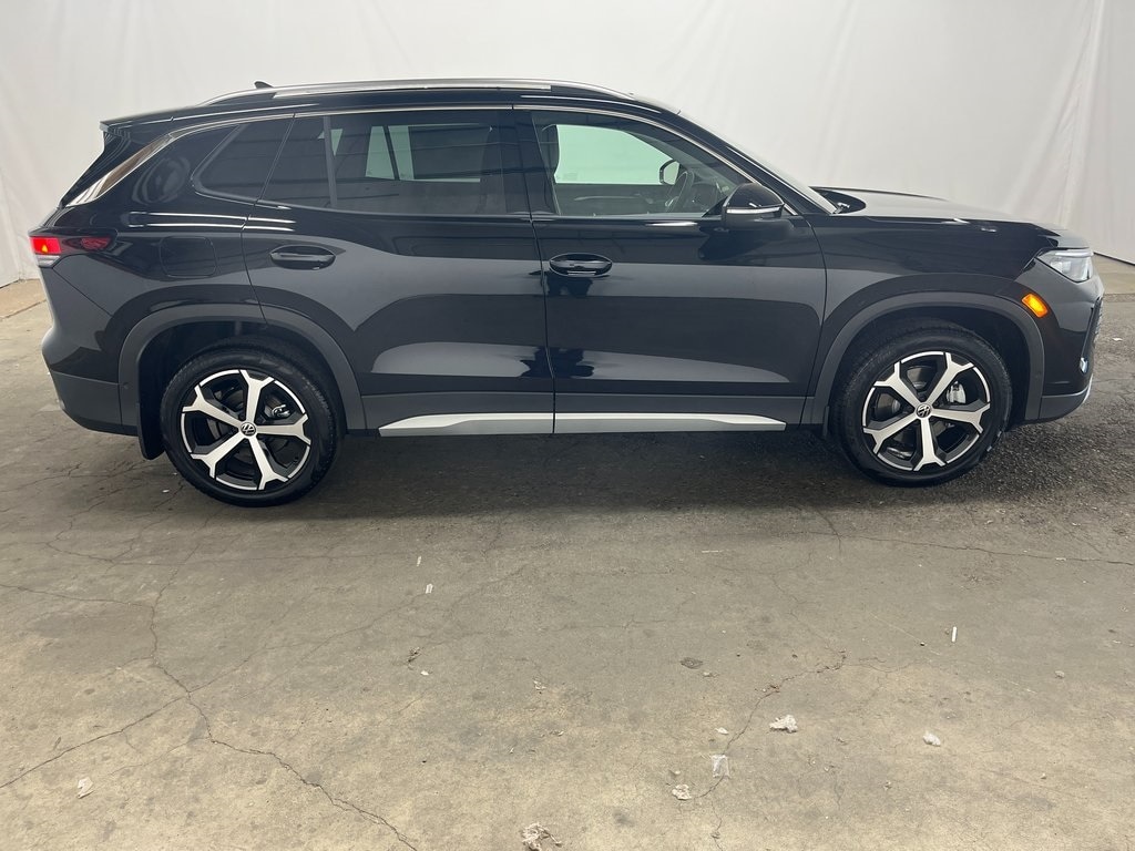 New 2025 Volkswagen Tiguan 2.0T SE SUV