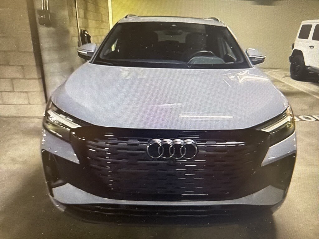 2023 Audi Q4 50 E-tron Premium Plus photo 3
