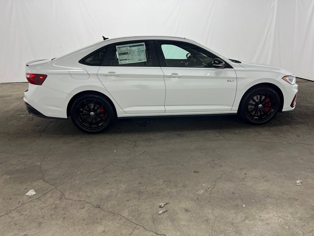 2025 Volkswagen Jetta GLI 2.0T Autobahn photo 2