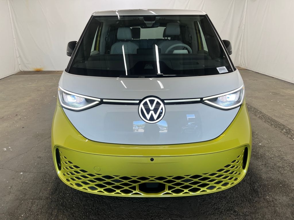 New 2025 Volkswagen ID. Buzz Pro S Plus Minivan/Van