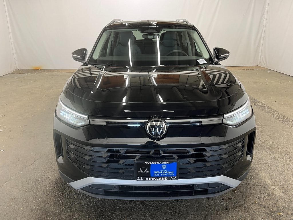 New 2025 Volkswagen Tiguan 2.0T SE SUV