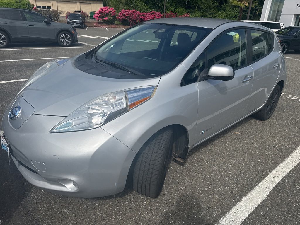 2015 Nissan Leaf SV's photo
