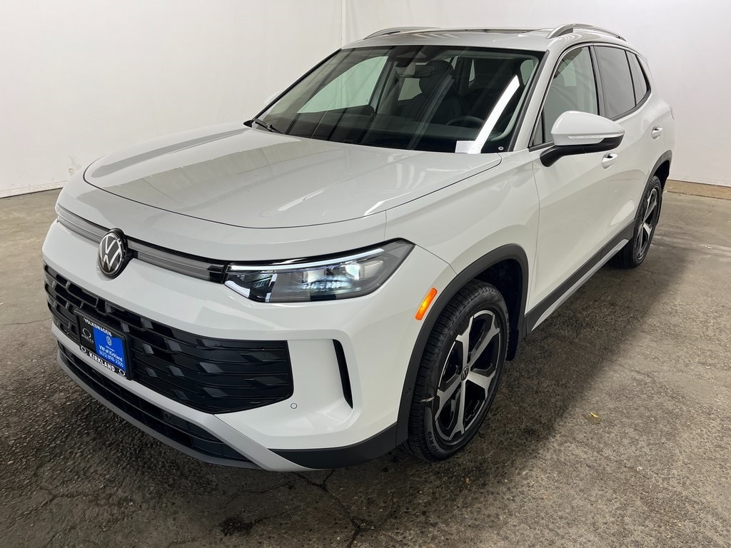 2026 Volkswagen Tiguan SE's photo