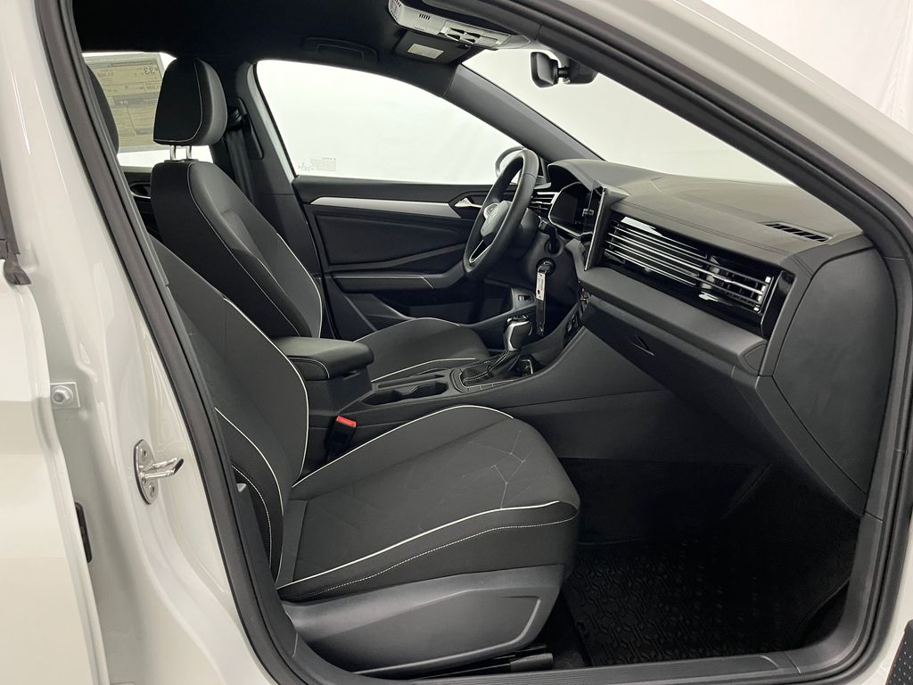 2026 Volkswagen Jetta Sport - Photo 13
