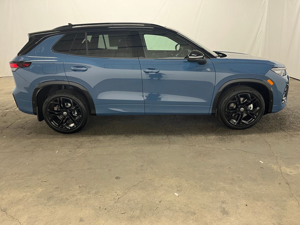 New 2026 Volkswagen Tiguan 2.0T SE R-Line Black SUV