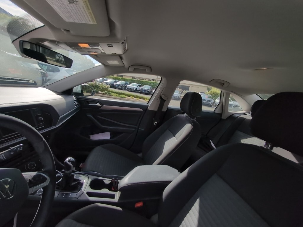 2024 Volkswagen Jetta 1.5T S photo 3