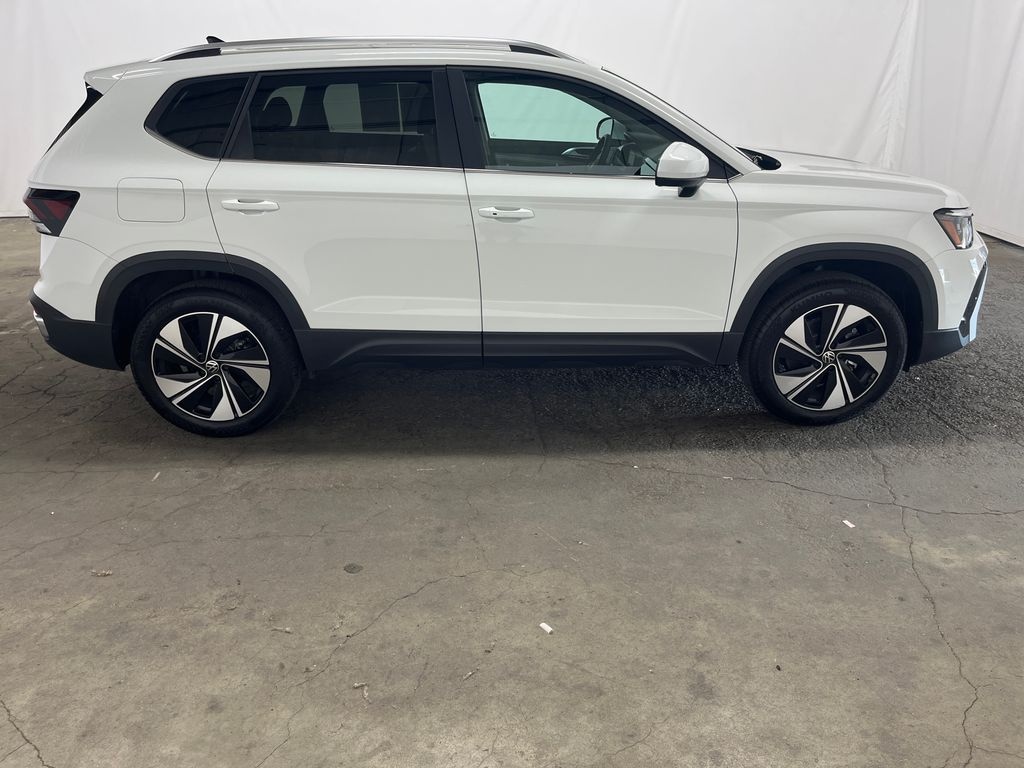 Certified 2025 Volkswagen Taos 1.5T SE SUV