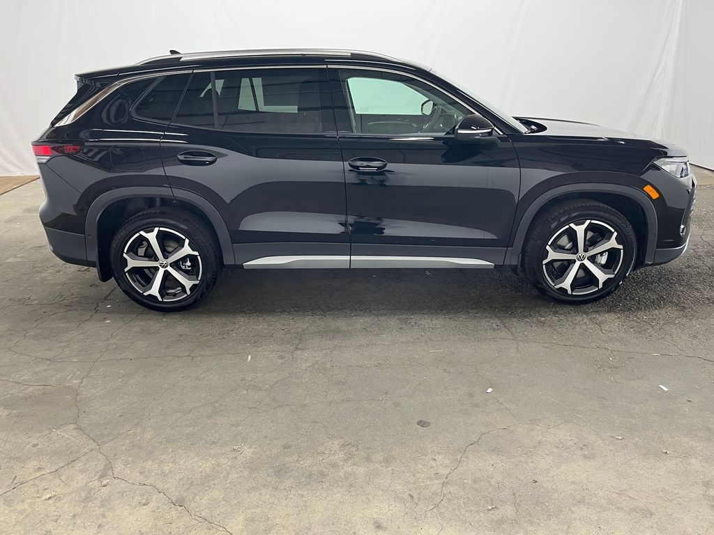 New 2026 Volkswagen Tiguan 2.0T SE SUV