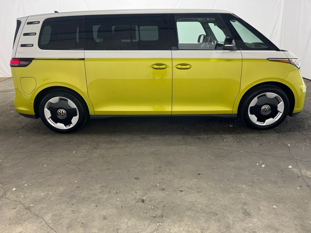 New 2025 Volkswagen ID. Buzz Pro S Plus Minivan/Van