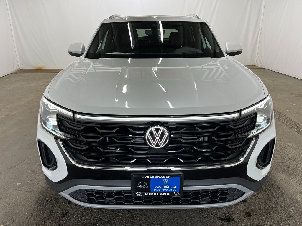 2025 Volkswagen Atlas Cross Sport SEL photo 2