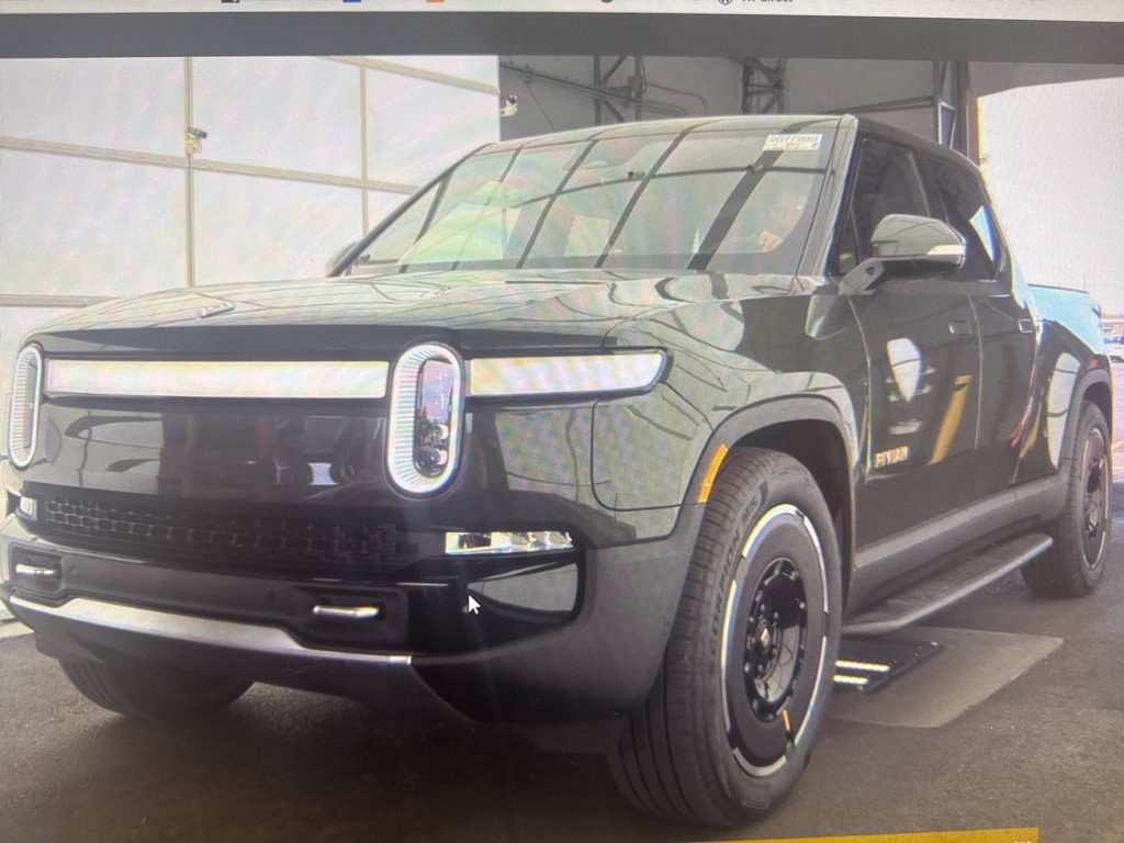 2023 Rivian R1T Adventure's photo