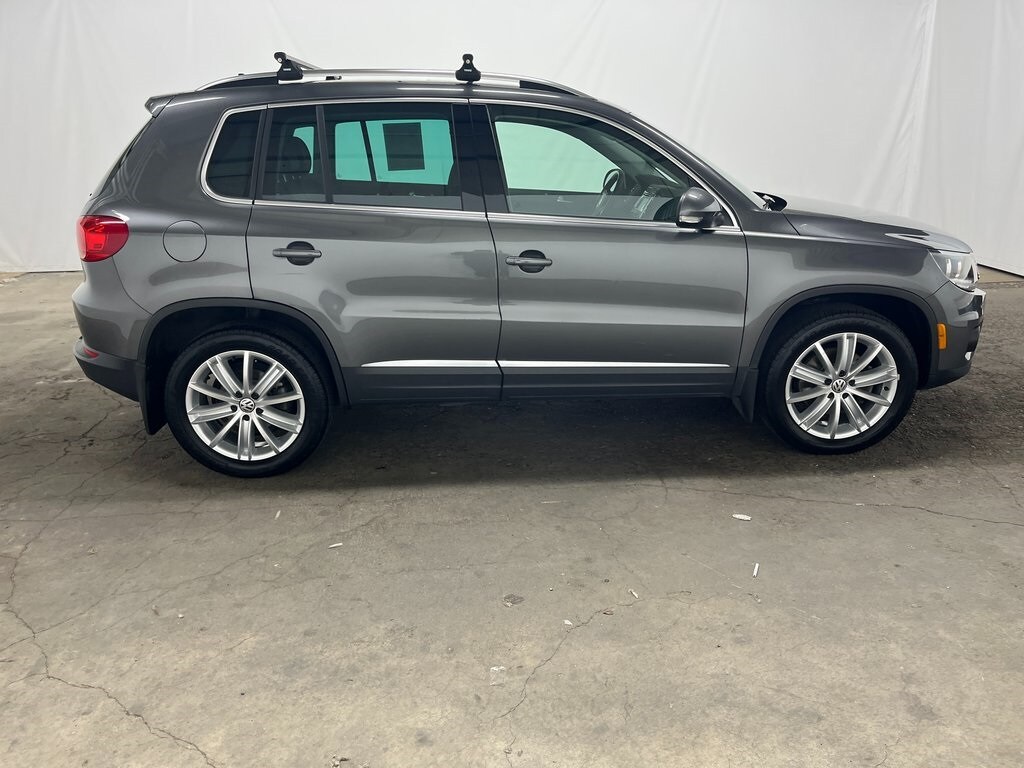 2014 Volkswagen Tiguan SEL photo 4