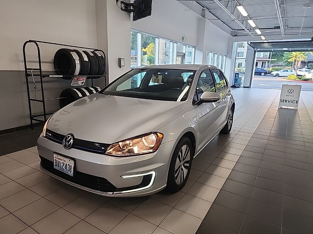 Used 2016 Volkswagen e-Golf SE Hatchback