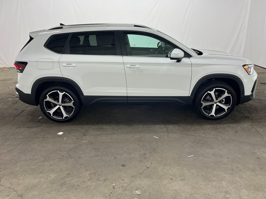 New 2026 Volkswagen Taos 1.5T SEL SUV