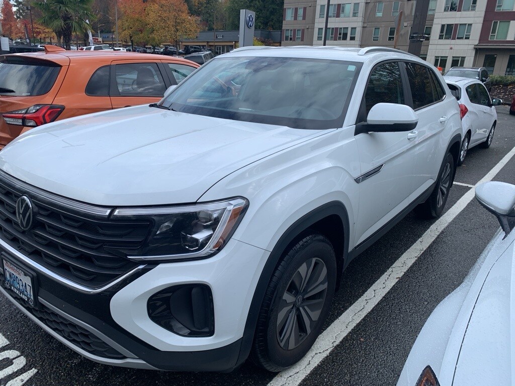 Used 2024 Volkswagen Atlas Cross Sport 2.0T SE SUV