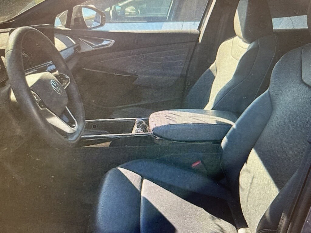 2023 Volkswagen ID.4 Pro Plus photo 3