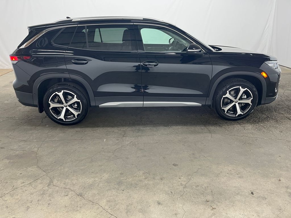 New 2026 Volkswagen Tiguan 2.0T SE SUV