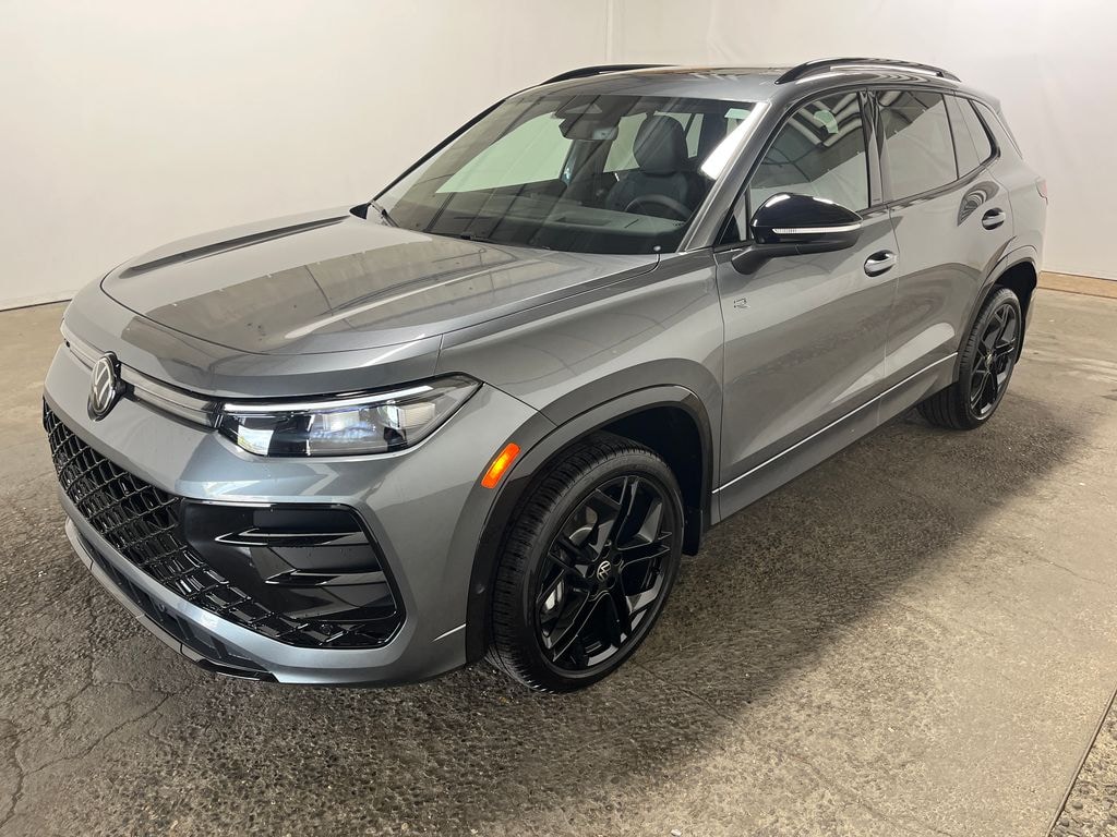 New 2026 Volkswagen Tiguan 2.0T SE R-Line Black SUV