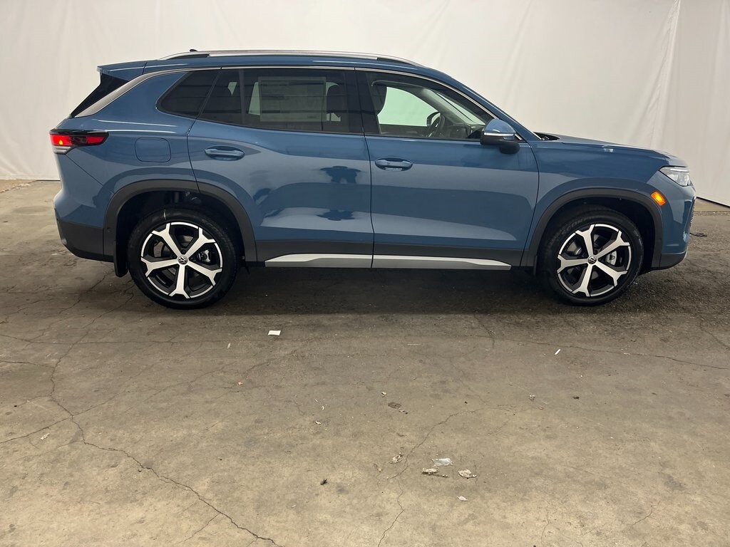 New 2026 Volkswagen Tiguan 2.0T SE SUV