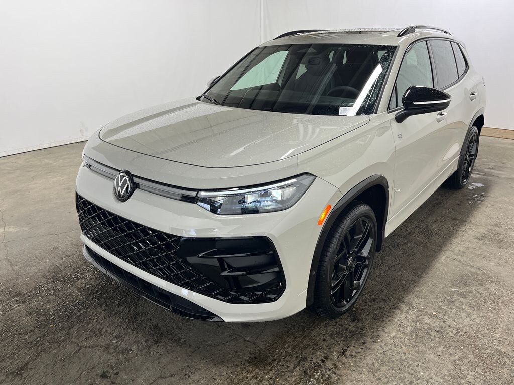 New 2026 Volkswagen Tiguan 2.0T SE R-Line Black SUV