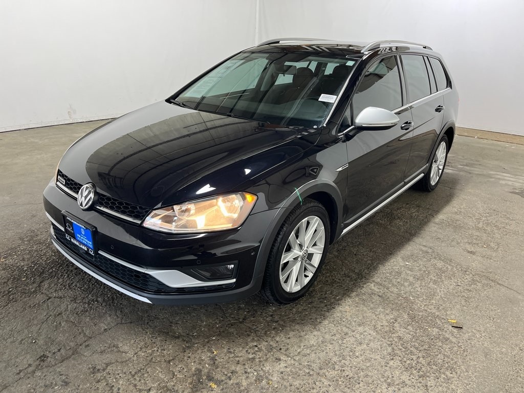 2017 Volkswagen Golf Alltrack Alltrack SE's photo