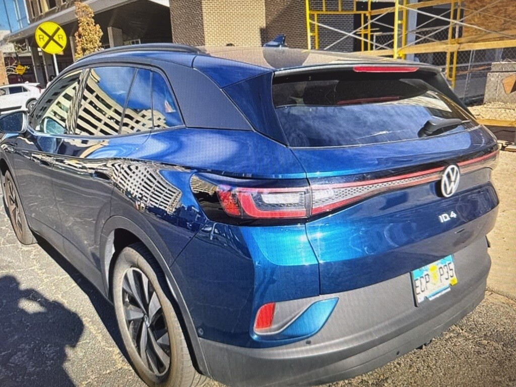 2023 Volkswagen ID.4 Pro photo 4