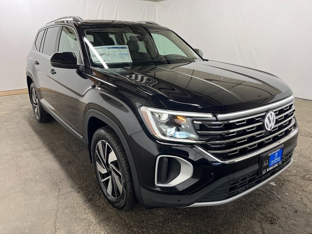 2025 Volkswagen Atlas SEL photo 3