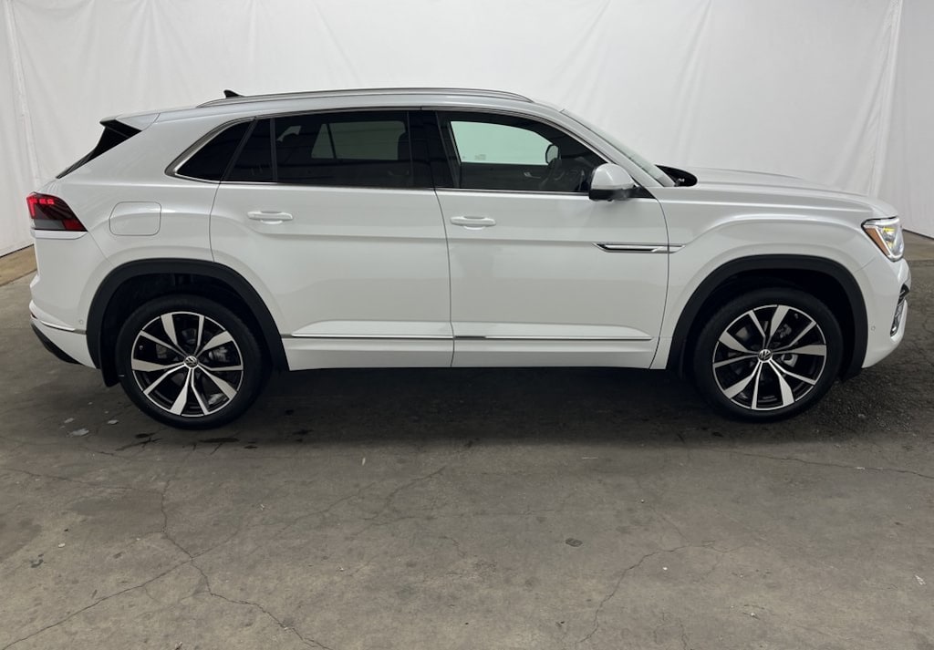 New 2025 Volkswagen Atlas Cross Sport 2.0T SEL Premium R-Line AWD SUV