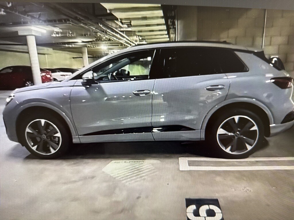 2023 Audi Q4 50 E-tron Premium Plus photo 4