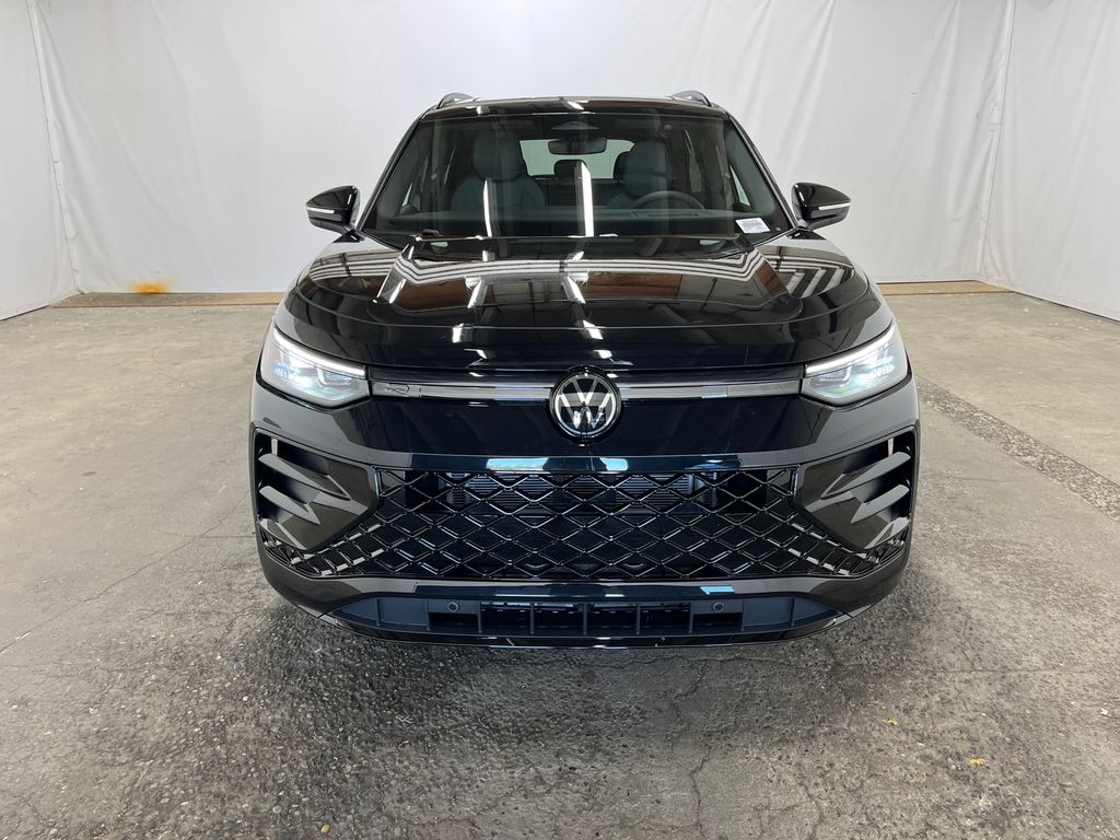 New 2026 Volkswagen Tiguan 2.0T SE R-Line Black SUV