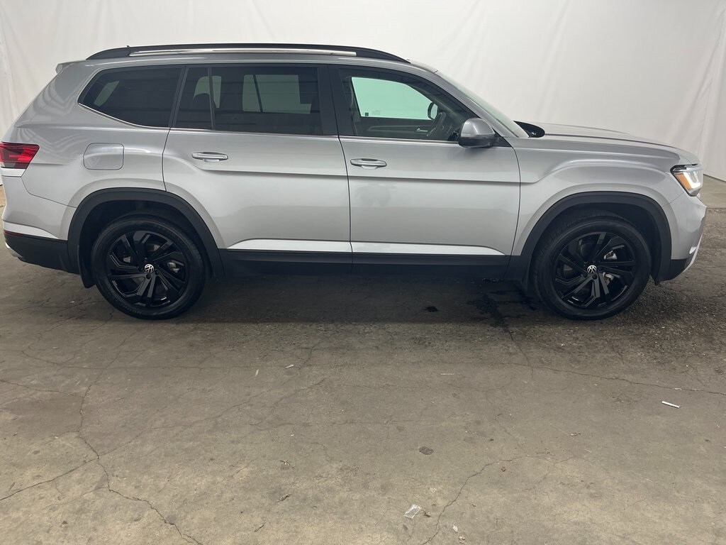 2023 Volkswagen Atlas SE Technology photo 3